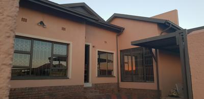 House For Sale in Naledi, Soweto
