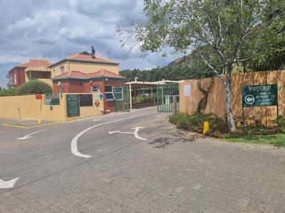 Townhouse For Sale in Linmeyer, Johannesburg