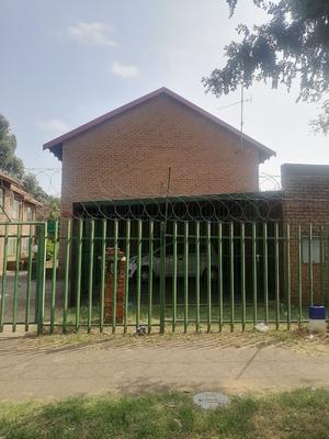 Duplex For Sale in Turffontein, Johannesburg
