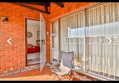 Duplex For Sale in Corlett Gardens, Johannesburg
