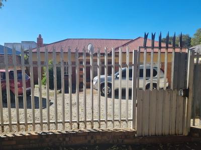 House For Sale in Rewlatch, Johannesburg