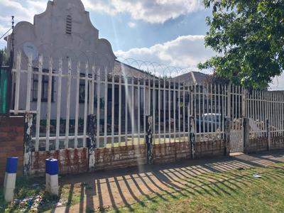 House For Sale in Rosettenville, Johannesburg