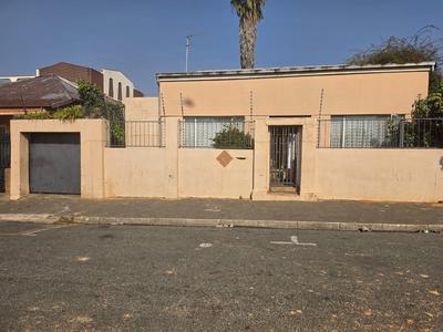House For Sale in La Rochelle, Johannesburg